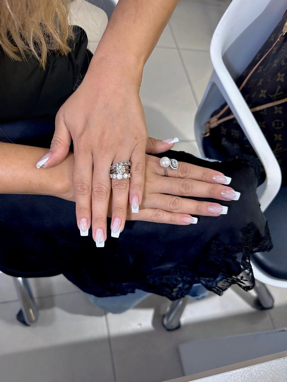 Trabalho de nail design - francesinha branca